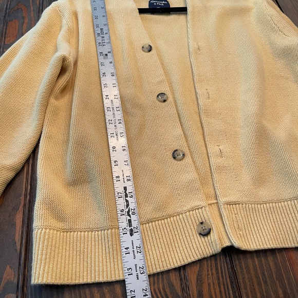 Abercrombie Fitch Men Cropped College Cardigan - Picture 5 of 6